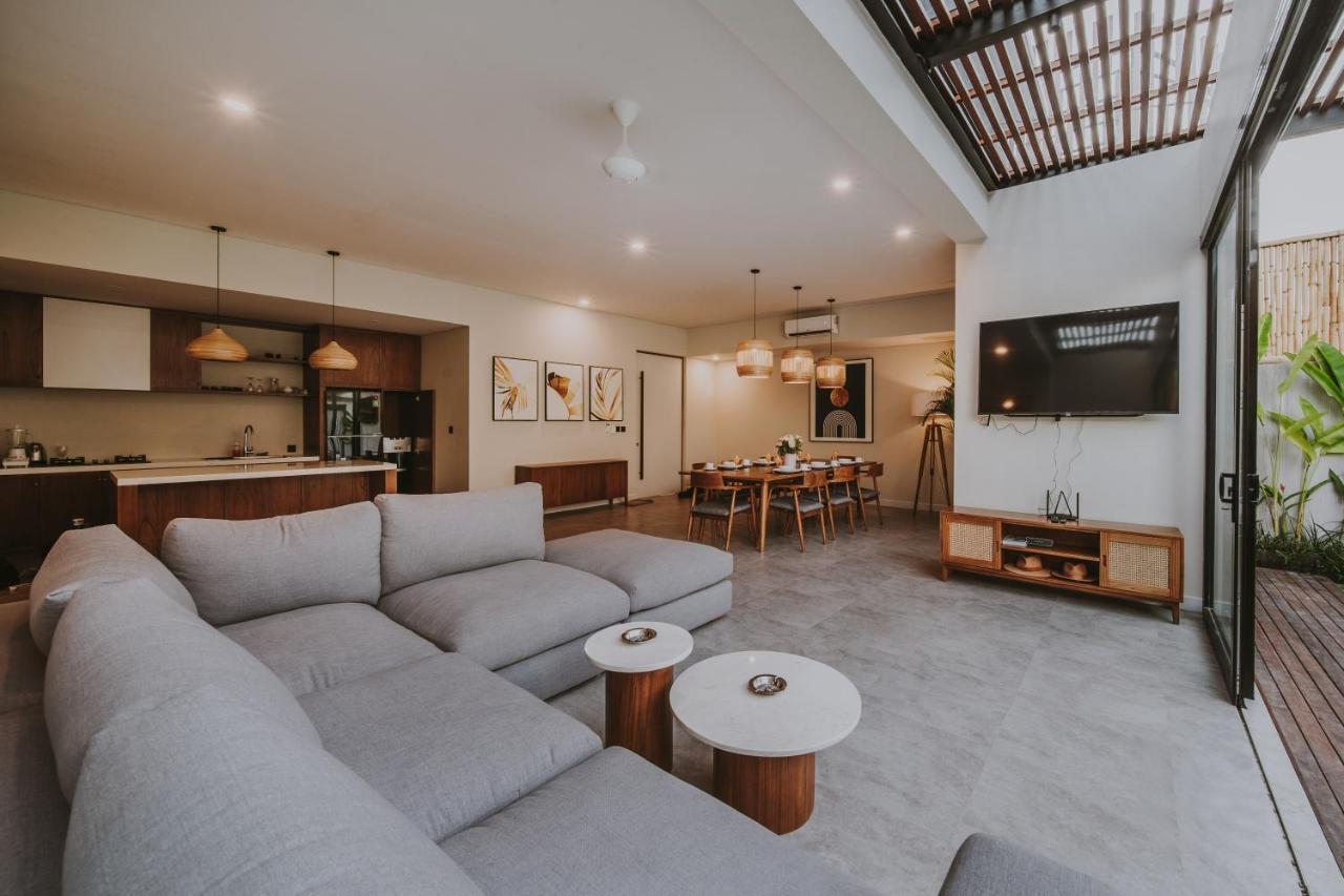 New 4 Bedroom 5 Min Walk To Berawa Beach Enclosed Livng Чангу Экстерьер фото